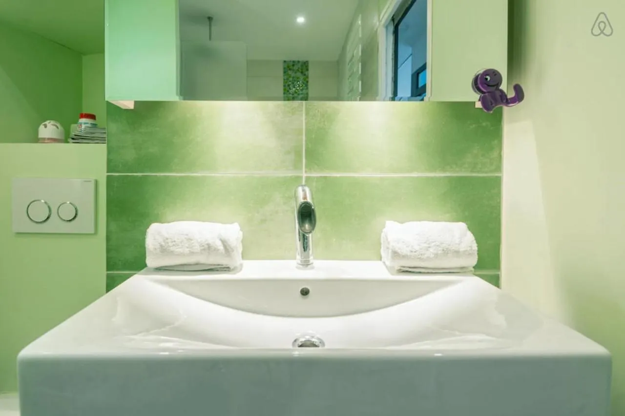 Guestready - Part Dieu Parisian Base Lyon 0*,  France